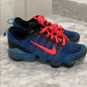 Nike Air size 5.5 boys sneakers